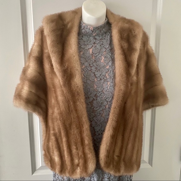 ❄️ Classically Beautiful Fur Wrap - Picture 2 of 5